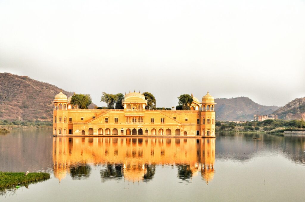 roaming revolution jal mahal 6688180 1920